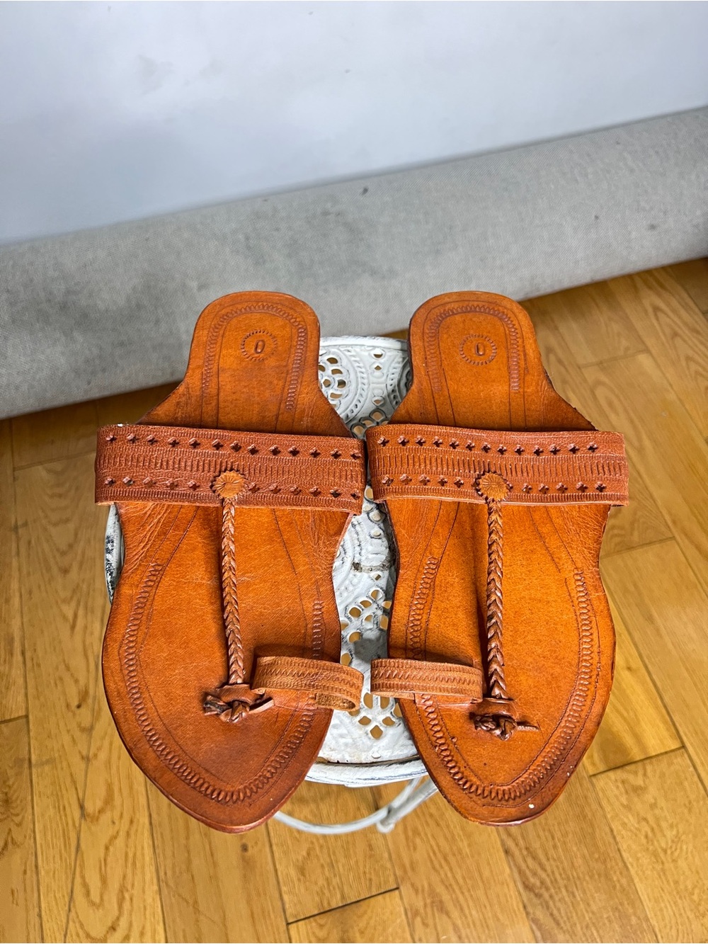 Vintage Brown Leather Braided Toe Ring Sandals